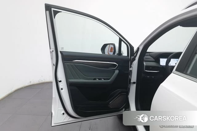 Geely Automobile Haoyue L 2025 Белый из Китая, фото 3