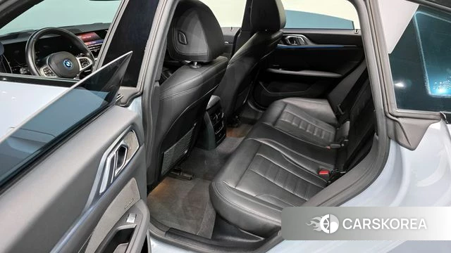BMW i4 2023 Серебристо-серый из Кореи, фото 3