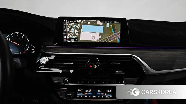 BMW 5 Series (G30) 2019 Серый из Кореи, фото 3