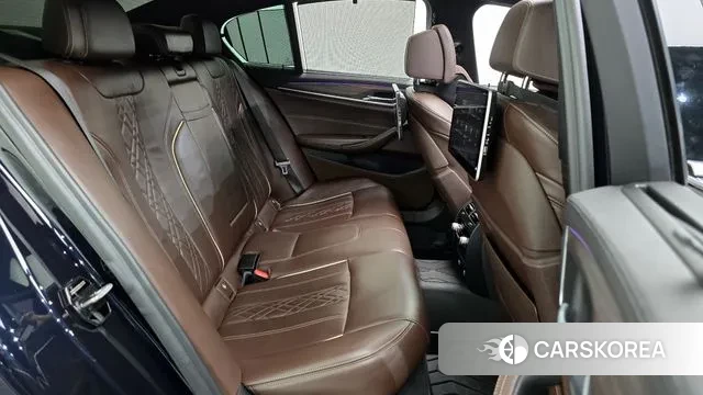 BMW 5 Series (G30) 2018 Черный из Кореи, фото 3