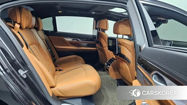 BMW 7 Series (G11) 2021 Черный из Кореи, фото 3