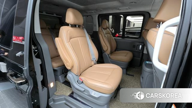 Hyundai Staria 2024 Черный из Кореи, фото 3