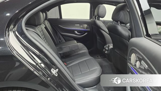 Mercedes-Benz E-Class W213 2023 Черный из Кореи, фото 3