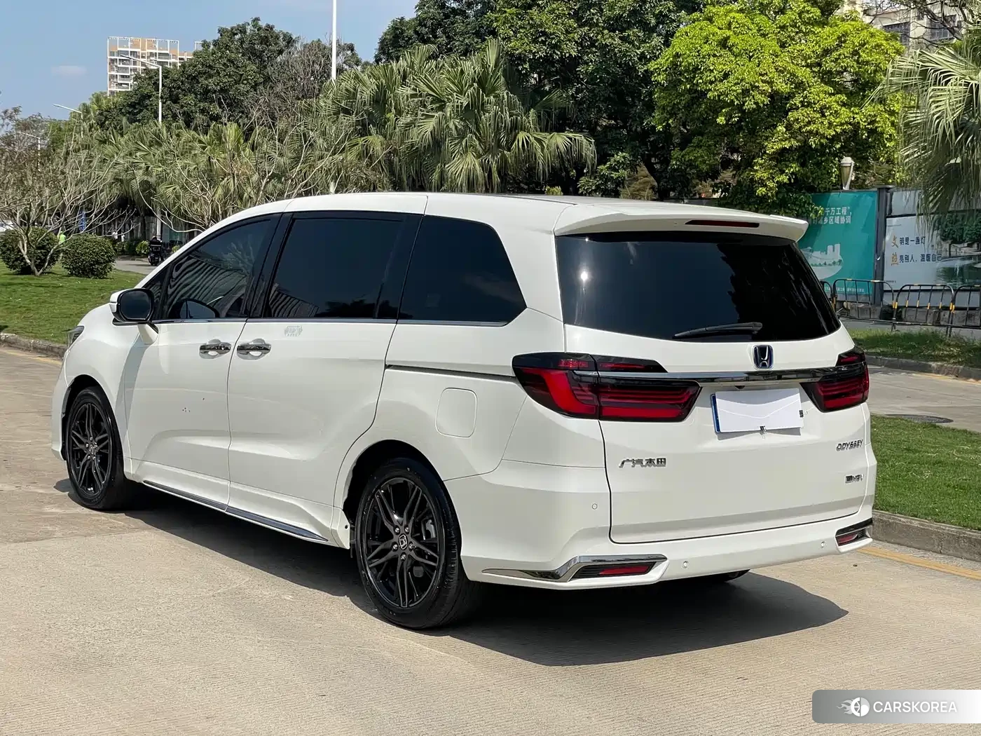 Honda Odyssey 2023 Белый из Китая, фото 3