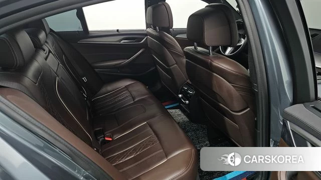 BMW 5 Series (G30) 2019 Цвет галактики из Кореи, фото 3