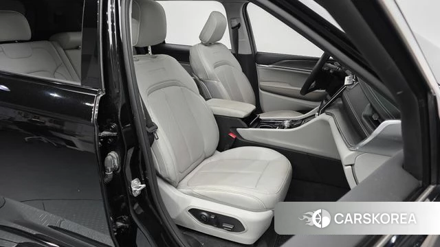 Jeep Grand Cherokee (WL) 2021 Черный из Кореи, фото 3