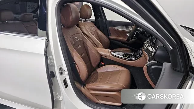 Mercedes-Benz E-Class W213 2021 Белый из Кореи, фото 3