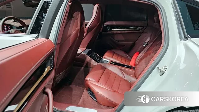 Porsche Panamera (972) 2024 Серебристо-серый из Кореи, фото 3