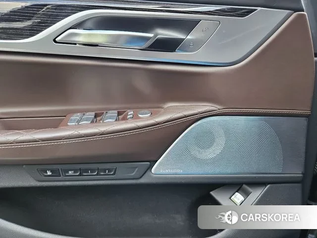 BMW 7 Series (G11) 2022 Черный из Кореи, фото 3