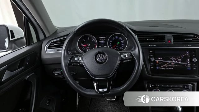 Volkswagen Tiguan second Generation 2020 Белый из Кореи, фото 3