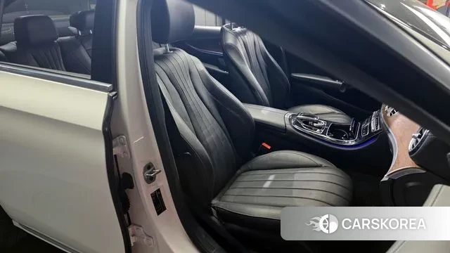 Mercedes-Benz E-Class W213 2020 Белый из Кореи, фото 3