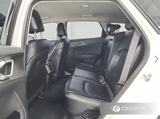 Kia Sportage 5th Generation Hybrid 2023 Белый из Кореи, фото 3