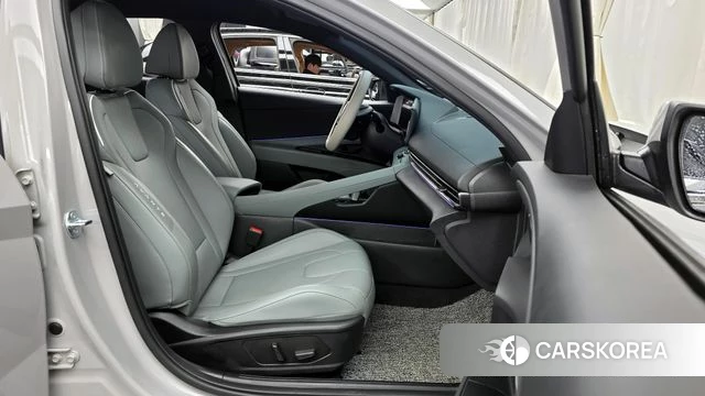 Hyundai The New Avante (CN7) 2024 Серебряный из Кореи, фото 3