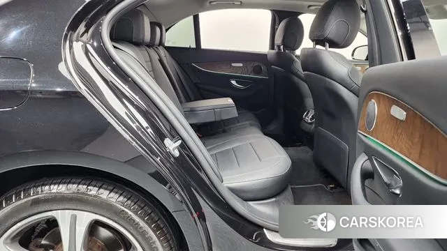 Mercedes-Benz E-Class W213 2018 Черный из Кореи, фото 3