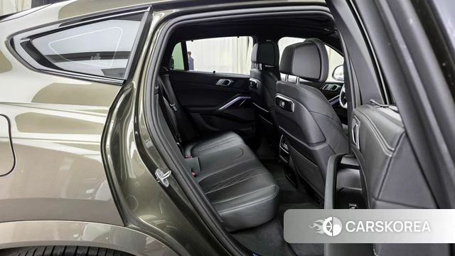 BMW X6 (G06) 2024 Песочный из Кореи, фото 3