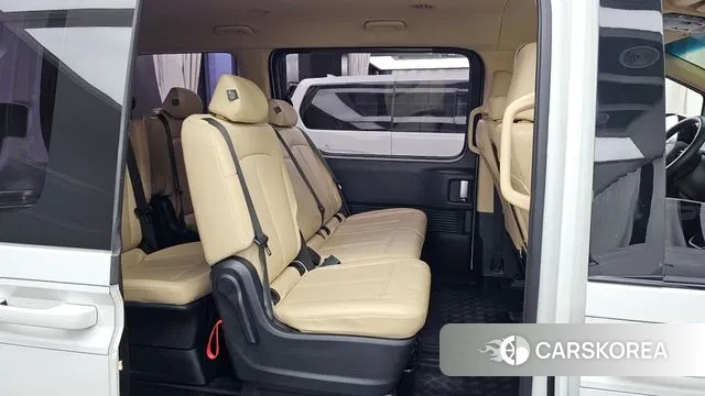 Hyundai Staria 2023 Белый из Кореи, фото 3