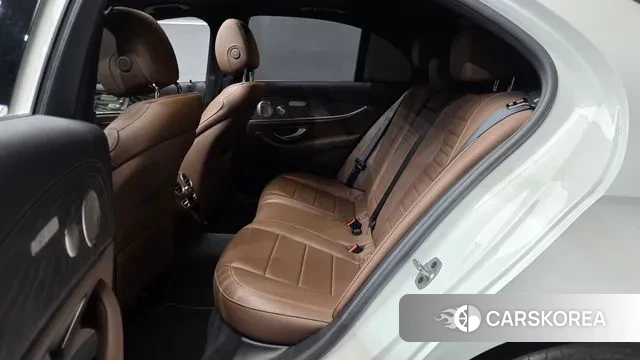 Mercedes-Benz E-Class W213 2022 Белый из Кореи, фото 3