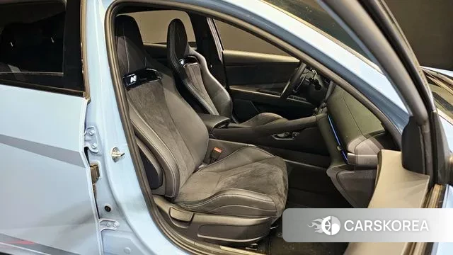 Hyundai The New Avante (CN7) 2024 Небесно-голубой из Кореи, фото 3