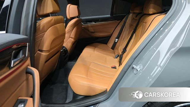 BMW 5 Series (G30) 2020 Серебристо-серый из Кореи, фото 3
