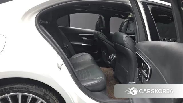 Mercedes-Benz C-Class W206 2022 Белый из Кореи, фото 3