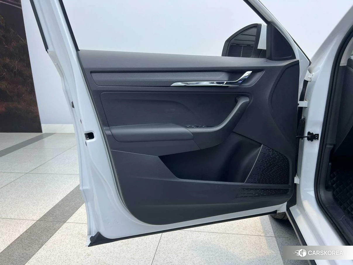 Skoda Komick 2022 Белый из Китая, фото 3