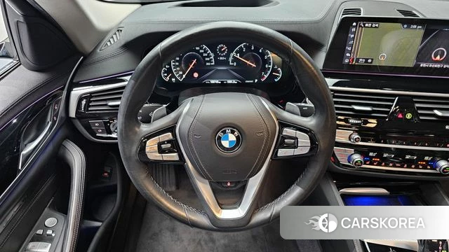 BMW 5 Series (G30) 2019 Белый из Кореи, фото 3