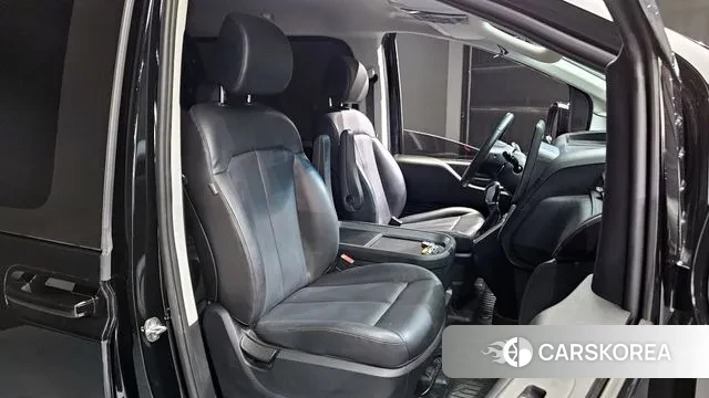 Hyundai Staria 2022 Черный из Кореи, фото 3