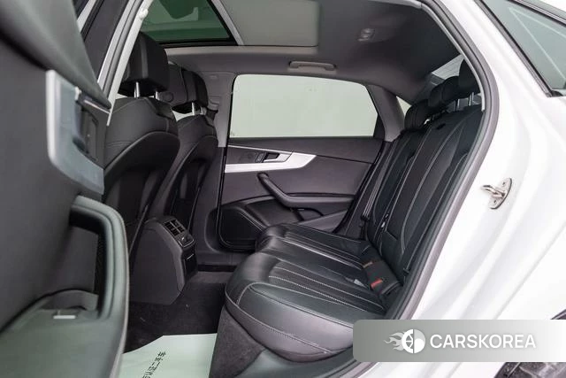 Audi A4L 2023 Белый из Китая, фото 3