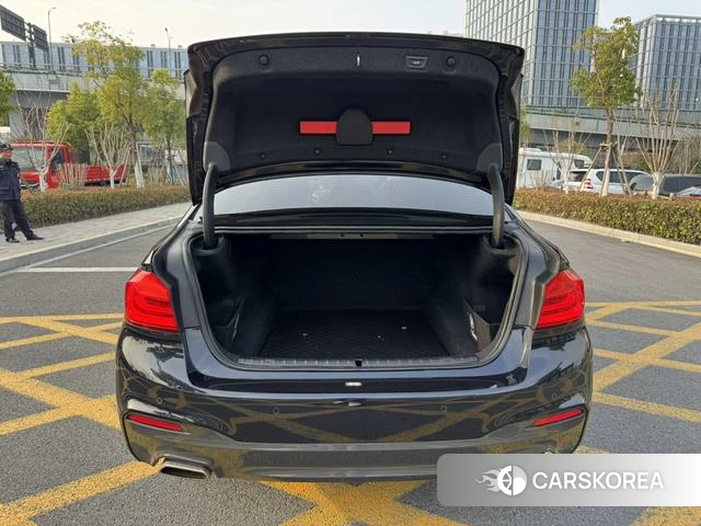 BMW 5 series 2020 Черный из Китая, фото 3