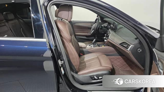 BMW 5 Series (G30) 2020 Черный из Кореи, фото 3