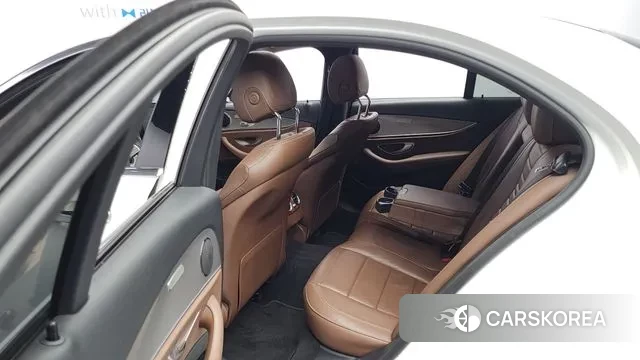 Mercedes-Benz E-Class W213 2018 Белый из Кореи, фото 3