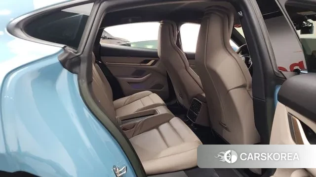 Porsche Taycan 2023 Небесно-голубой из Кореи, фото 3