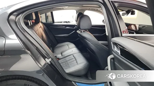 BMW 5 Series (G30) 2020 Серый из Кореи, фото 3