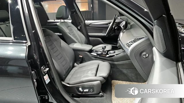 BMW X3 (G01) 2022 Черный из Кореи, фото 3