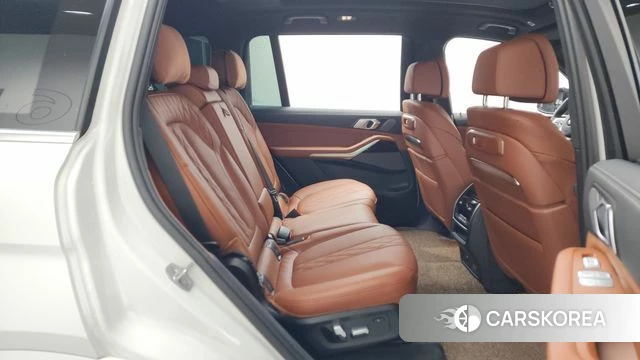 BMW X7 (G07) 2024 Белый из Кореи, фото 3