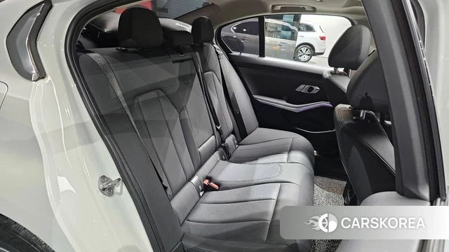 BMW 3 Series (G20) 2019 Белый из Кореи, фото 3