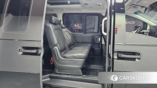 Hyundai Staria 2024 Черный из Кореи, фото 3