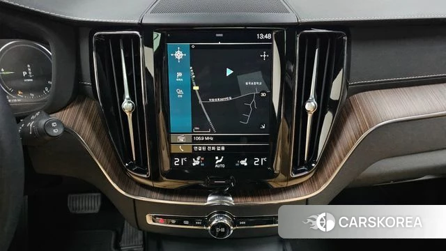 Volvo XC60 second Generation 2021 Белый из Кореи, фото 3