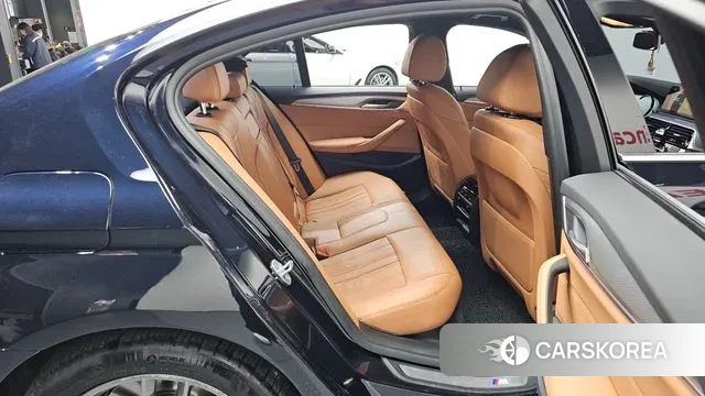 BMW 5 Series (G30) 2018 Черный из Кореи, фото 3