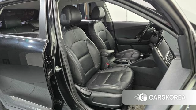 Kia Niro 2018 Черный из Кореи, фото 3