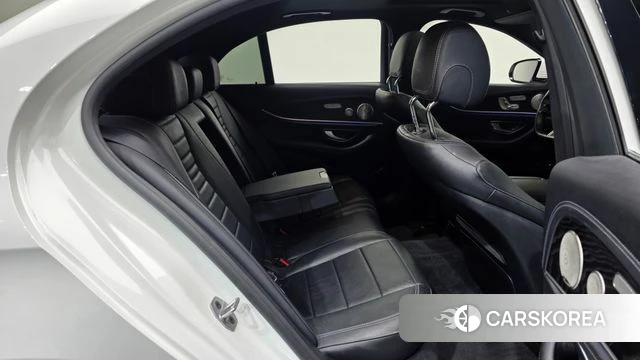 Mercedes-Benz E-Class W213 2022 Белый из Кореи, фото 3