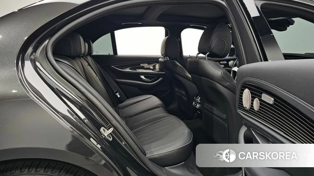Mercedes-Benz E-Class W213 2021 Серый из Кореи, фото 3