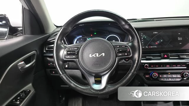 Kia Niro Plus 2022 Серебряный из Кореи, фото 3