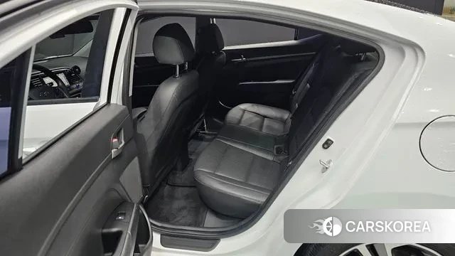 Hyundai Avante AD 2018 Белый из Кореи, фото 3