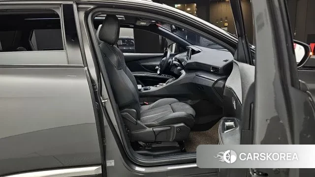 Peugeot 5008 second generation 2020 Черный из Кореи, фото 3