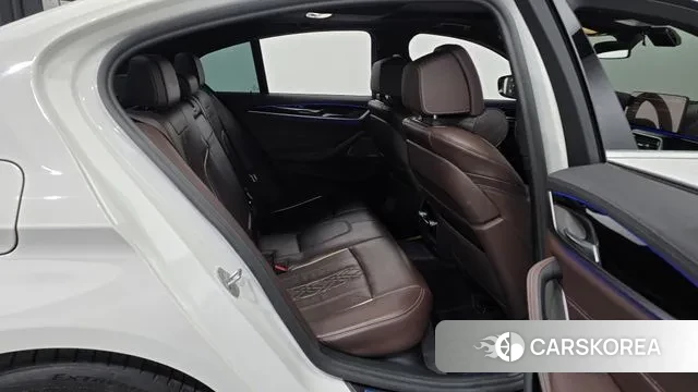 BMW 5 Series (G30) 2021 Белый из Кореи, фото 3