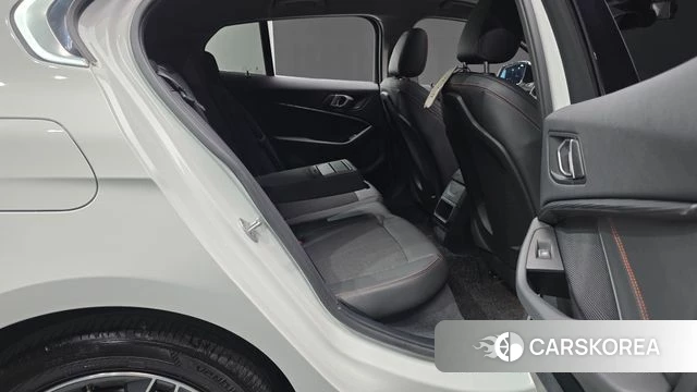 BMW 1 Series (F40) 2020 Белый из Кореи, фото 3