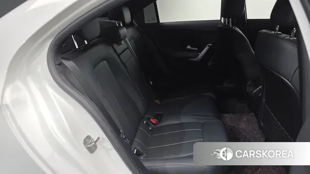 Mercedes-Benz A-Class W177 2024 Белый из Кореи, фото 3