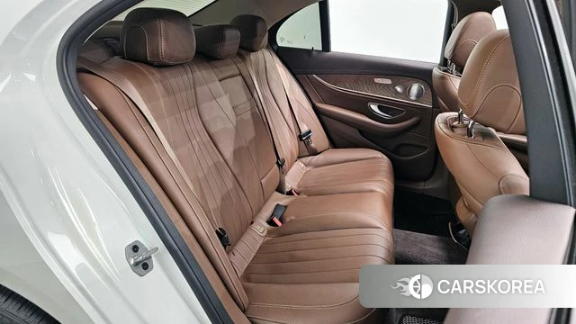 Mercedes-Benz E-Class W213 2020 Белый из Кореи, фото 3