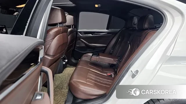 BMW 5 Series (G30) 2022 Белый из Кореи, фото 3